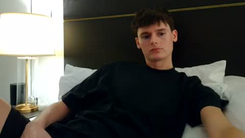 Snapshot of sensualalien chatting on August 2026 03:50:02 AM Cam online show from August 2026 03:50:02 AM