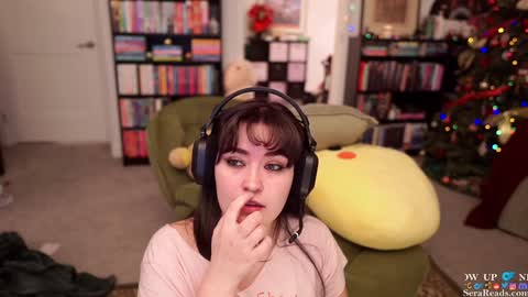 Snapshot of serareads chatting on January 2025 05:05:02 AM SeraReads online show from January 2025 05:05:02 AM