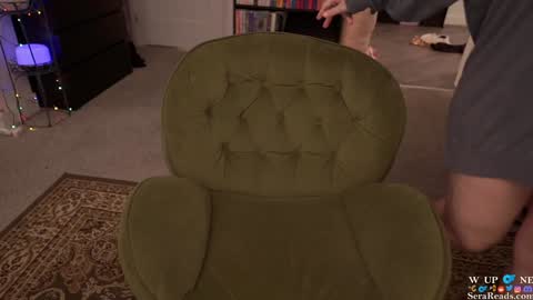 Snapshot of serareads chatting on January 2025 06:28:02 AM SeraReads online show from January 2025 06:28:02 AM