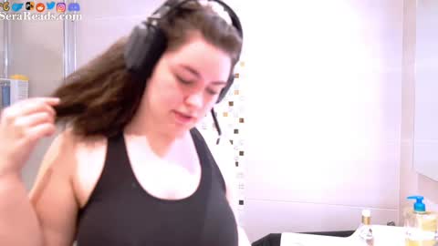 Snapshot of serareads chatting on March 2025 10:07:02 AM SeraReads online show from March 2025 10:07:02 AM