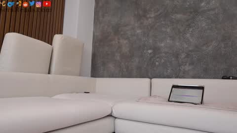 Snapshot of serareads chatting on September 2025 09:09:01 AM SeraReads online show from September 2025 09:09:01 AM