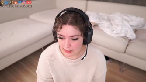 Snapshot of serareads chatting on October 2025 12:36:02 PM SeraReads online show from October 2025 12:36:02 PM