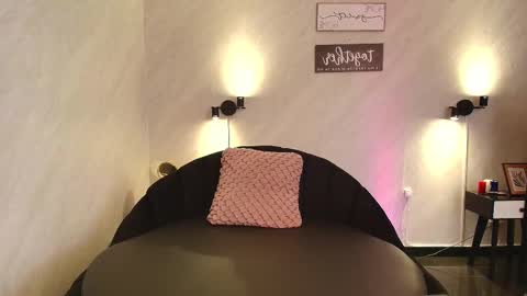 Snapshot of seren_bleck chatting on February 2025 09:38:01 AM Seren Follow me online show from February 2025 09:38:01 AM