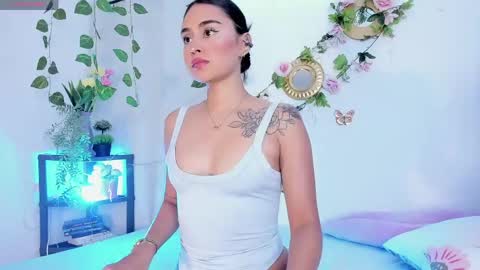 Snapshot of serena_jeyns chatting on April 2026 10:00:02 PM SERE online show from April 2026 10:00:02 PM