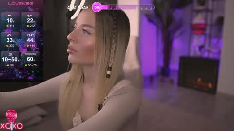 Snapshot of serenanoir chatting on May 2026 09:09:02 PM Serena online show from May 2026 09:09:02 PM