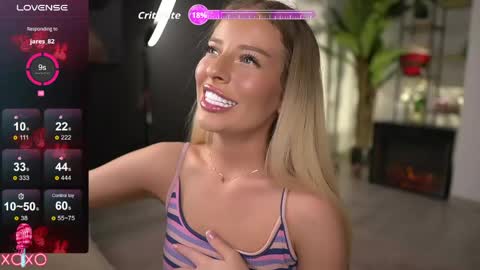 Snapshot of serenanoir chatting on June 2026 09:19:01 PM Serena online show from June 2026 09:19:01 PM