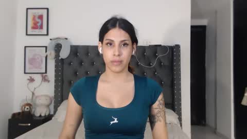 Snapshot of serenaroussee chatting on December 2024 02:24:01 AM sararoussee online show from December 2024 02:24:01 AM