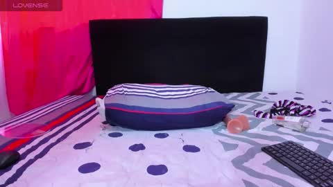 serenawilliam_ online show from November 2025 06:15:01 PM