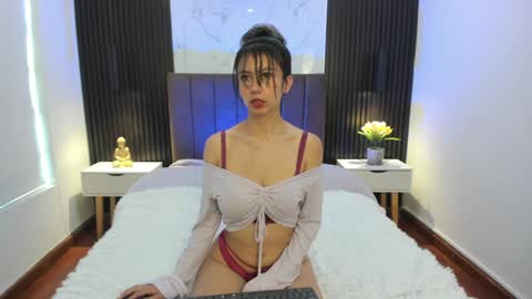 Serene online show from December 2024 12:44:02 PM