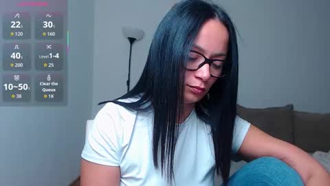 SereneSophi online show from November 2025 03:05:02 AM