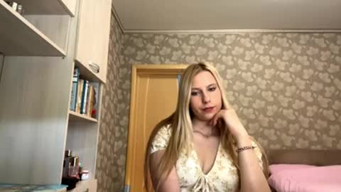 Snapshot of serinalasch chatting on June 2026 07:36:01 AM Sofia online show from June 2026 07:36:01 AM