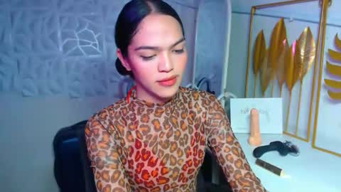 Bella online show from November 2025 07:03:03 PM