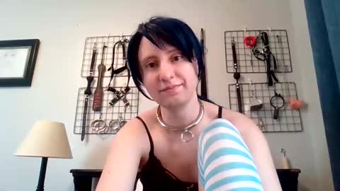 Servile Sarah online show from March 2026 10:02:02 PM