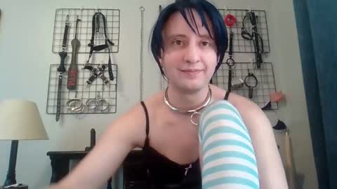 Servile Sarah online show from May 2026 09:56:02 PM