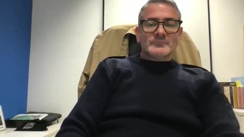 sesamechris92 online show from November 2025 05:03:01 PM