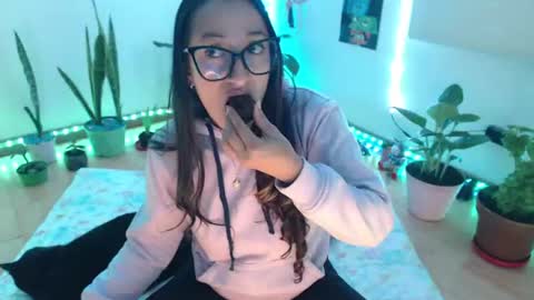 Snapshot of seuctive_woman57 chatting on June 2026 02:14:01 AM samy online show from June 2026 02:14:01 AM