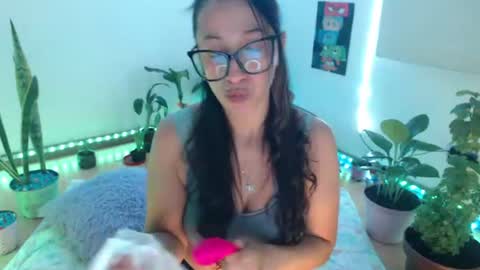 Snapshot of seuctive_woman57 chatting on June 2026 03:53:01 AM samy online show from June 2026 03:53:01 AM