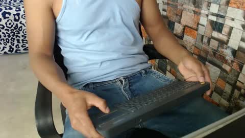 arnold online show from October 2025 09:36:02 PM