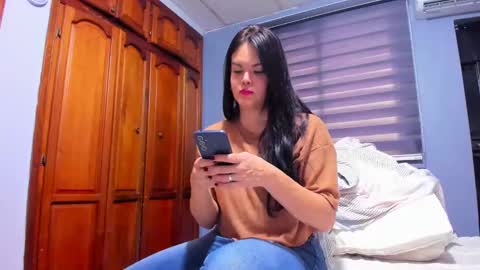 Snapshot of sexefantasia chatting on January 2025 10:15:02 PM HEY GUYS KEVIAM I    MY NEW  TWITTER IS anitalautter26 imstagran  anitalautter26 officialOFanitalautter online show from January 2025 10:15:02 PM
