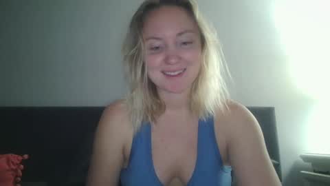 Snapshot of sexiirose22 chatting on February 2025 11:45:01 PM Rose online show from February 2025 11:45:01 PM