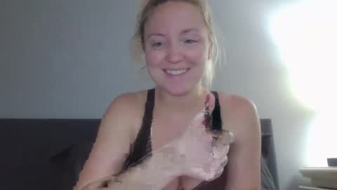 Snapshot of sexiirose22 chatting on February 2025 06:47:02 PM Rose online show from February 2025 06:47:02 PM