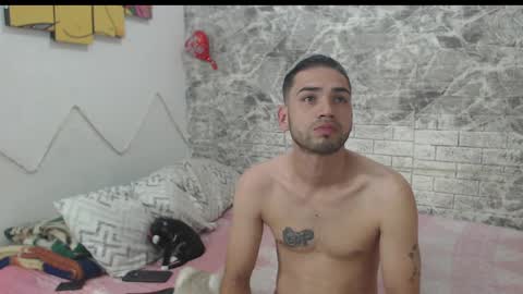 Snapshot of sexincompany chatting on March 2025 12:27:02 AM monserat y thony online show from March 2025 12:27:02 AM