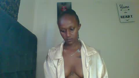 Snapshot of sexsy_sally chatting on December 2024 05:04:02 AM sexsysally online show from December 2024 05:04:02 AM