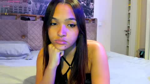 Andrea online show from November 2025 02:50:01 PM