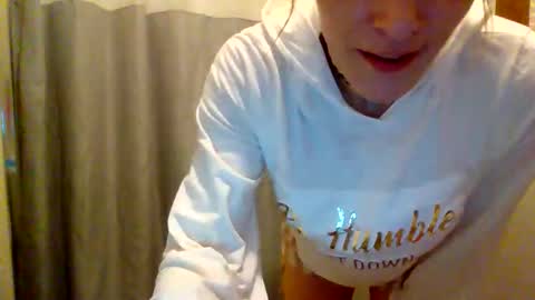 Snapshot of sexxileeah42o chatting on March 2026 11:27:02 AM Leeah CloudZzz online show from March 2026 11:27:02 AM
