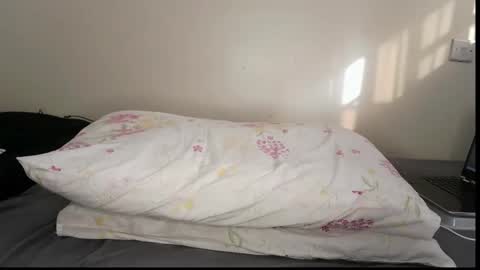 Snapshot of sexxy_bhaddie chatting on May 2026 05:25:01 AM kisses online show from May 2026 05:25:01 AM
