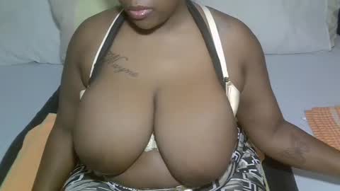 Snapshot of sexxy_brii chatting on May 2026 06:10:01 AM sexxy_brii online show from May 2026 06:10:01 AM