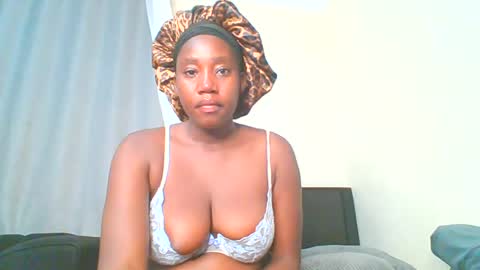 Snapshot of sexxy_thick_ebony chatting on June 2026 02:03:02 AM Sweet doll online show from June 2026 02:03:02 AM