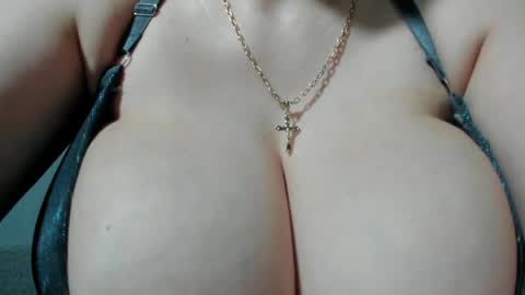 Snapshot of sexxymeriemm chatting on May 2026 12:44:02 PM sexxymeriemm online show from May 2026 12:44:02 PM