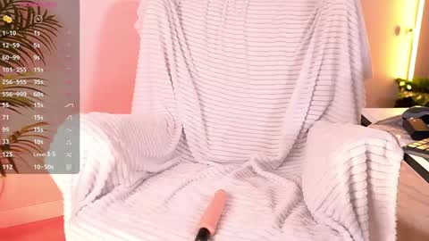 Snapshot of sexy_blonde_doll chatting on May 2026 12:52:01 AM Lina online show from May 2026 12:52:01 AM