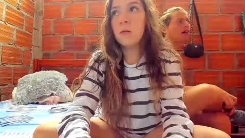 sexy_blondes_ online show from April 2026 03:39:01 PM