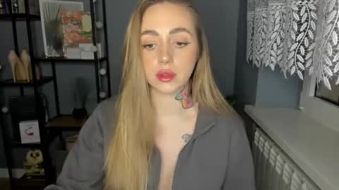 Snapshot of sexy_coralie chatting on December 2024 03:08:02 PM C o r a l i e online show from December 2024 03:08:02 PM