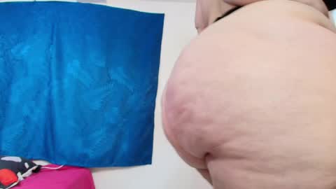 karla           instagram  online show from April 2026 04:37:01 PM