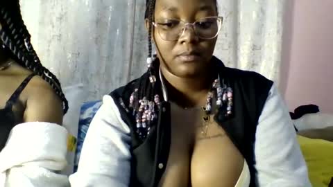Snapshot of sexy_helle chatting on July 2026 04:26:02 PM sexy_helle online show from July 2026 04:26:02 PM