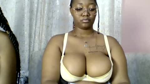 Snapshot of sexy_helle chatting on July 2026 11:15:01 PM sexy_helle online show from July 2026 11:15:01 PM