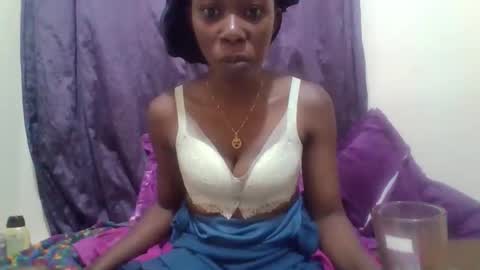 Snapshot of sexy_leila3 chatting on October 2025 10:47:01 AM kayla online show from October 2025 10:47:01 AM
