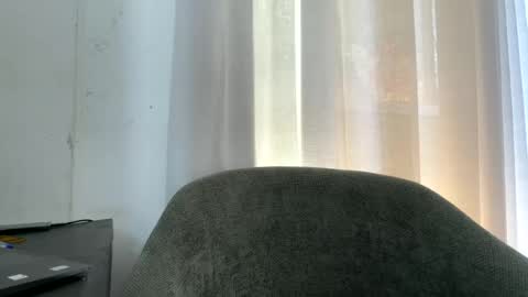 Snapshot of sexy_n_thick chatting on June 2026 10:35:01 AM Lyn online show from June 2026 10:35:01 AM