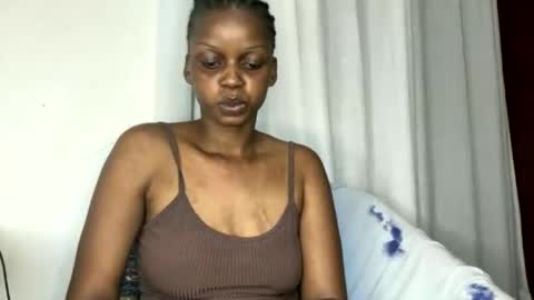 Snapshot of sexy_n_thick chatting on June 2026 06:05:02 PM Lyn online show from June 2026 06:05:02 PM