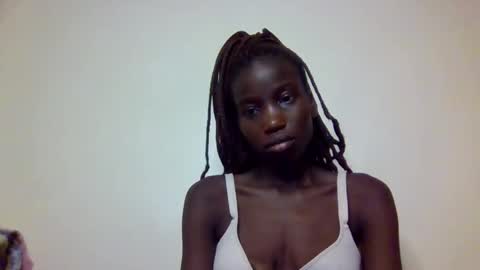 Snapshot of sexy_petittie chatting on October 2025 06:21:02 AM sexy_petittie online show from October 2025 06:21:02 AM
