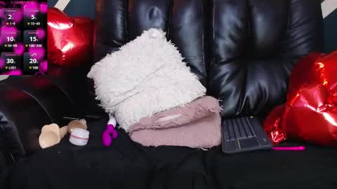 karoline online show from February 2025 03:00:02 AM