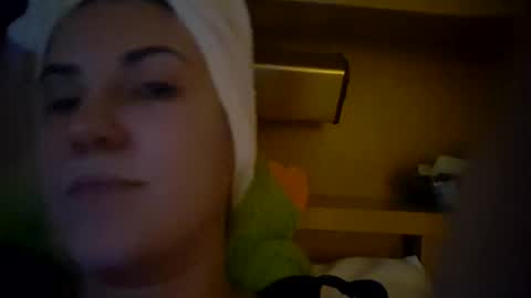 Snapshot of sexy_slimm25 chatting on December 2024 03:33:02 PM Slimm online show from December 2024 03:33:02 PM