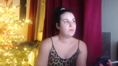 Snapshot of sexy_slimm25 chatting on December 2025 03:08:02 PM Slimm online show from December 2025 03:08:02 PM