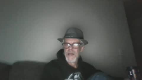 Snapshot of sexy_white_daddy chatting on February 2025 05:15:02 PM Daddy online show from February 2025 05:15:02 PM