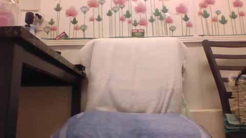 Snapshot of sexy_white_daddy chatting on September 2025 12:27:01 PM Daddy online show from September 2025 12:27:01 PM