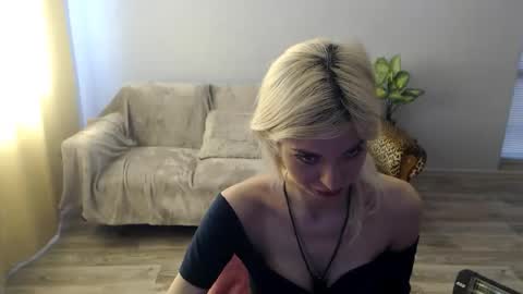 sexybeatriice online show from May 2026 06:18:01 AM