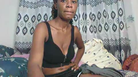 Snapshot of sexycarinah chatting on February 2026 07:37:01 PM Carinah online show from February 2026 07:37:01 PM